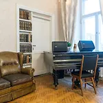 Godart Hotell 4*